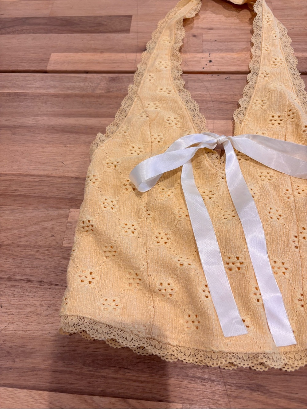 Kimchi Blue Light Orange Eyelet Halter Crop Top SZ S. - Picture 4 of 10